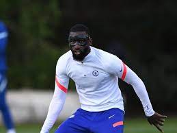 Lionel messi, samuel eto'o, gary lineker und viele weitere stars geben tipps und zeigen in einem video der fifa, wie man sich vor einer infektion mit dem coronavirus schützen kann. Warum Tragt Antonio Rudiger Heute Abend Eine Maske Fur Chelsea Gegen Real Madrid The Aktuelle News