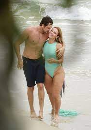 Paolla oliveira was born in são paulo, brazil. Paolla Oliveira E Sergio Guize Gravam Reta Final De A Dona Do Pedaco Em Praia No Rio Paolla Oliveira Atrizes Vilas