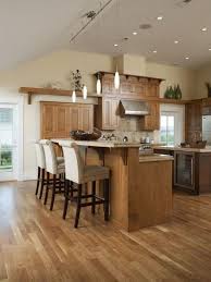 35 Beautiful Kitchen Paint Colors Ideas With Oak Cabinet Kitchens Paintcolors Ideas Kitchen Renovation Oak Kitchen Cabinets Oak Kitchen Cabinets Wall Color