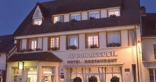 Au Bon Accueil One Of Ina Garten S Favorite Restaurants In Paris At The Foot Of The Eiffle Tower On The Seine London Paris Rome Paris Travel Paris In Autumn