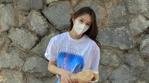 Song kang is my combo meal. Kang Min Kyung S Off Duty Artist Look On Instagram Is So Refreshing Inkistyle