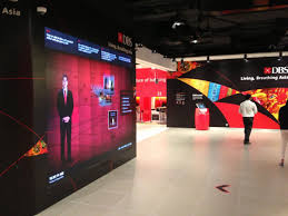 Pin By Two Boss Beads Statement Jew On Digital Signage Bank Design Digital Signage Digital Retail