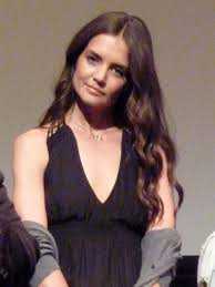 Following her divorce from cruise, holmes dated jamie foxx until 2019. Katie Holmes Wikipedia