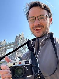 Leica Street Photography and Reviews