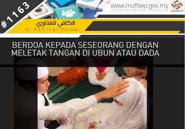 Islam mengajarkan kepada umatnya untuk gemar menjenguk orang yang sakit. Pejabat Mufti Wilayah Persekutuan Al Kafi 1163 Berdoa Kepada Seseorang Dengan Meletak Tangan Di Ubun Atau Dada