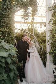 Pewdiepie Felix Kjellberg The Youtube Star Finally Got Married To His Long Time Sweetheart Marzia Bisognin Eight Kew Gardens Wedding Wedding Dresses Wedding