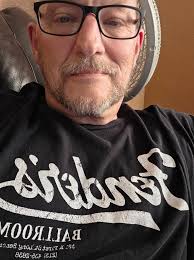 My newest favorite shirt!!!!!!! WELCOME НОМЕ 7 J KENTUCEN KENTUCK 5 41 41  Mispar MARK POPE