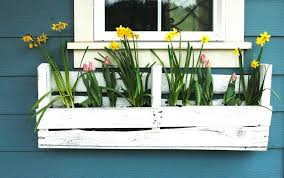 Watch premium and official videos free online. Balconniere En Bois Pour Les Jolies Fleurs