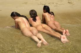 Naked ass in beach - many erotic pics waiting