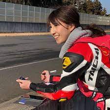 コースかピットレーン 今日のレン耐も休憩なしで頑張ってます saoriozeki 大関さおり さおりん オートバイ女子部 autoby重車女子團 autoby girls squad バイク バイク女子 webオートバイ 月刊オートバイ オートバイ 女性ライダー 車 女子 バイク 女子