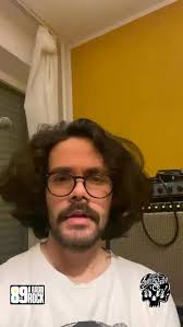 Neste domingo o Pegadas apresentará uma entrevista com o Marco Mayer, da  @papangu.br que vai nos contar as novidades da banda. Não percam!! 21h na  89FM @aradiorock Ouça de qualquer canto do mundo em ...