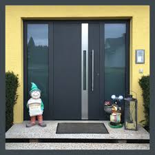 Aluminium Hausture Mit Edelstahl Applikation Und Verglasten Seitenteilen Aluminium Hausturen Haustur Mit Seitenteil Haus