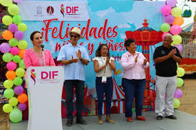 Es en virtud de dicho fenómeno que los padres, sin desearlo muchas veces, comparten sus más el juego también puede servir para reestructurar el sistema familiar, en función de su significación metafórica y en tanto que. Con Juegos Mecanicos Gratis Festejo Dif A Mas De 6 Mil 500 Ninos En Su Dia Municipio De Coatzacoalcos