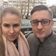 Придет время и эта чопорная елизавета будет целовать ноги рикше. Aleksej Navalnyj Napadenie Na Muzha Yurista Fbk Lyubovi Sobol