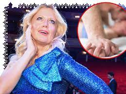 Die beziehung zu ihrem mann und das gemeinsame leben in berlin mit. Barbara Schoneberger Mit Dusterer Bett Beichte Von Treue Halt Die Ndr Granate Nichts Vip