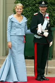 He trained in the royal navy of norway and received a bachelor degree in political science from the university of california at berkeley in 1999. Die Style Evolution Von Prinzessin Mette Marit Yahoo Lina Miller