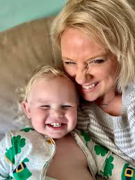 When you and your mom both love Schitt's Creek!