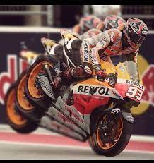Stoppie Marc Marquez With A Celebratory Stoppie After Finishing 1st At Austin A Massive 4 Seconds Ahead Of Teammate Dani Pedrosa 2014 Motorfietsen