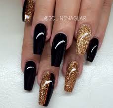 Black And Gold Pattern Nails Pin By Shammara Chappel On Nail Magic With A Little Swag Younique Independent Presenter Nail Designs Trendy Nails Gold Nails