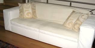 I cuscini donano ancora più morbidezza e comfort al tuo divano. Lavori Di Rivestimento E Di Tappezzeria Di Alta Qualita Gani