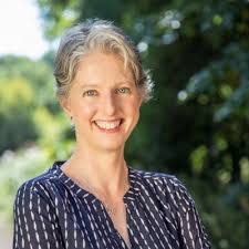 Nancy Hey's Instagram, Twitter & Facebook