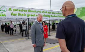 His royal highness prince charles philip arthur george, prince of wales), или просто принц чарльз. Sotrudnik Upal V Obmorok Pri Vide Princa Charlza V Supermarkete Obshestvo Rbk