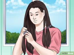 Jika kamu memilih untuk mengecat rambut sendiri di rumah dengan warna cat yang cenderung jauh lebih terang dari warna asli rambutmu, maka ada baiknya kamu bleaching rambut dulu. Cara Membuat Rambut Ombre Dengan Gambar Wikihow