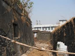 File:Sewree fort passage.jpg ...