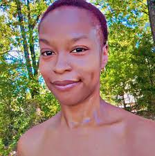 Last night I was shocked to see the message that Robin Ayers passed away at  44 years young. Robin its a respected journalist, mother, and beautiful  human being. Robin was always someone