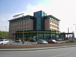 Funzionario della polizia assente, console idem, vice console e arrivato alle 11:30, nessuno risponde alle richieste dei cittadini, un caos fuori dal. Express By Holiday Inn Bologna Fiera Bologna Book Now