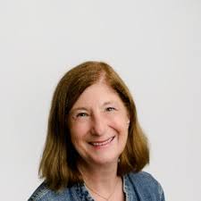 Kat Out of the Bag (In Purse-Suit Mystery): Kendall, Wendy: 9781509230716:  Amazon.com: Books