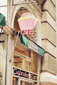 The Cherry Blossom Girlvoyage 9 Patisseries Specialisees Petits Gateaux Salon De The Deco Fete Foraine