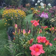 Incredibly Beautiful Public Space Healing Garden Labyrinth In West Bend Wisc In 2020 Day Lilies Daylily Garden Healing Garden