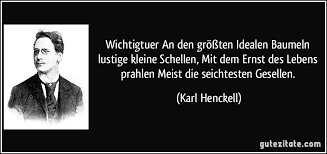 Wichtigtuer An Den Grossten Idealen Baumeln Lustige Kleine