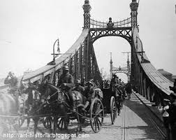 În vara anului 1919, în urma unui atac neprovocat al armatei noului guvern bolşevic instalat la budapesta, armata română pătrundea pe teritoriul ungariei, primele unităţi române atingând capitala în noaptea de 3/4 august. Armata RomanÄ A Cucerit Ungaria Pentru A O Elibera Voci