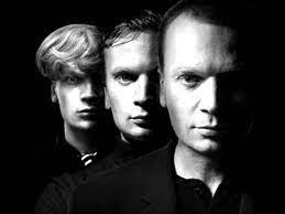 Dezember 2001 in warschau) war ein polnischer rockmusiker und filmkomponist. Grzegorz Ciechowski Anjapisze