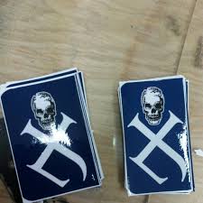 Saya keturunan bugis, sultan selangor keturunan bugis, rakyat johor banyak keturunan bugis. Lanun Johor