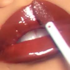 A dermatologist can perform patch testing to help you identify which allergens to eliminate. Pin By Sienna Finley On Bougee Glossy Lips Aesthetic Makeup Makeup