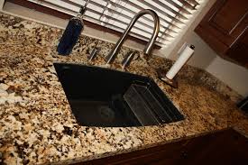 granite countertop & undermount sink
