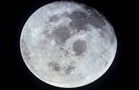 Lua cheia rodeada por nuvens brancas. Natal Tem A 1Âª Lua Cheia Em Quase 40 Anos So Noticia Boa