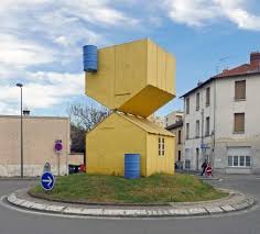 Le Rond Point Le Plus Laid De France Rond Point Maisons Jaunes Coucher De Soleil