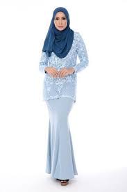 100 inspirasi baju kebaya modern 2019 terbaru dan model kebaya modern lainnya abu abu duyung anda juga bisa membuat gaun kebaya dengan model payung pada bagian pinggang dan bawah rok kain polos dengan hiasan bordir. Ingin Tampil Beda Saat Ke Pesta Baju Kurung Modern Ini Ternyata Oke Banget Untuk Kamu Pakai