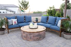 Patio around a fire pit is a great choice for entertainment purpose and also looks superbly brilliant. How To Build A Diy Fire Pit Cover Addicted 2 Diy