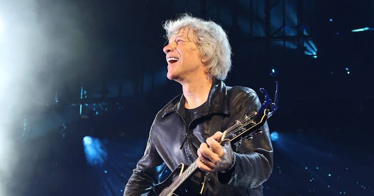 Hurt' Jon Bon Jovi sparks health fears as he cuts off show - Celebrity News - Entertainment - Daily Express US