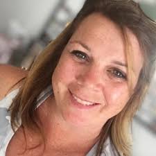 Kim DeLisle (@klennisd)