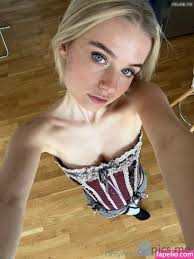 Nude valeriavee gallery 585