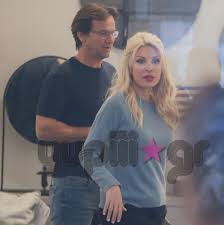 Το παθιασμένο φιλί on air στον μάκη παντζόπουλο. Elenh Menegakh Makhs Pantzopoylos Mazi Gia Pswnia Xyma Sto Kyma