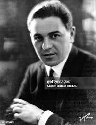 2,904 Opernsänger Stock Photos, High-Res Pictures, and Images