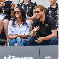Il 19 maggio 2018 il principe harry e l'attrice meghan markle si sposeranno, alla st. Harry E Meghan Markle La Loro Storia Dalla Prima Uscita Al Matrimonio In Foto Corriere It