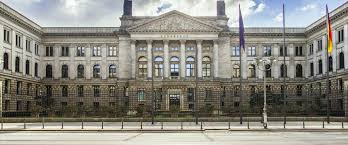 Bundestag und bundesrat beruhen auf den erfahrungen des kaiserreichs, der weimarer republik und des dritten reichs. Bundesrat Building Visitberlin De